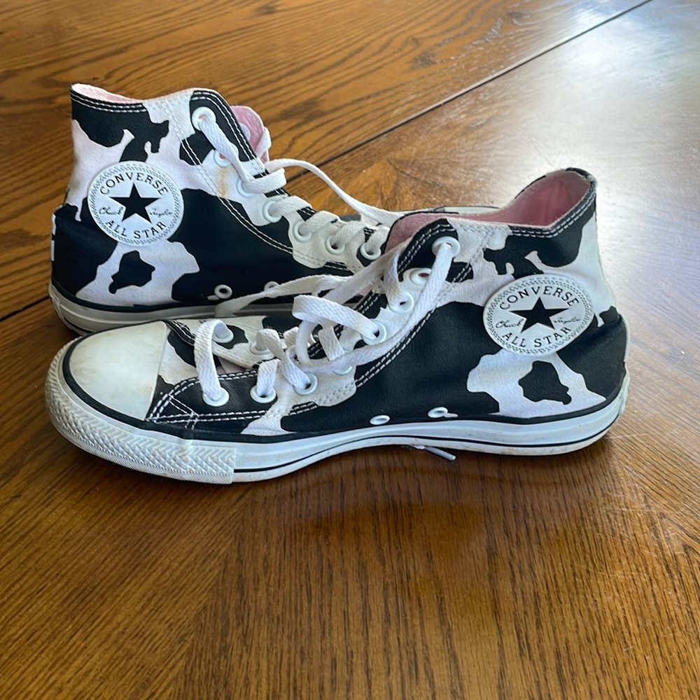 Cow print Converse!
